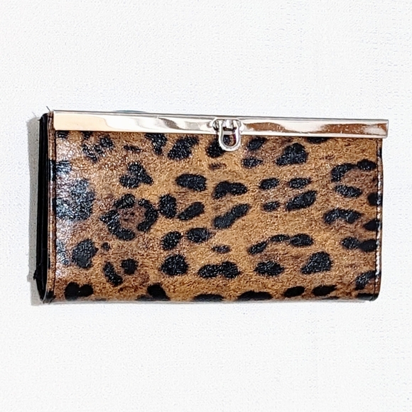Vintage Handbags - Leopard Bi-fold Wallet